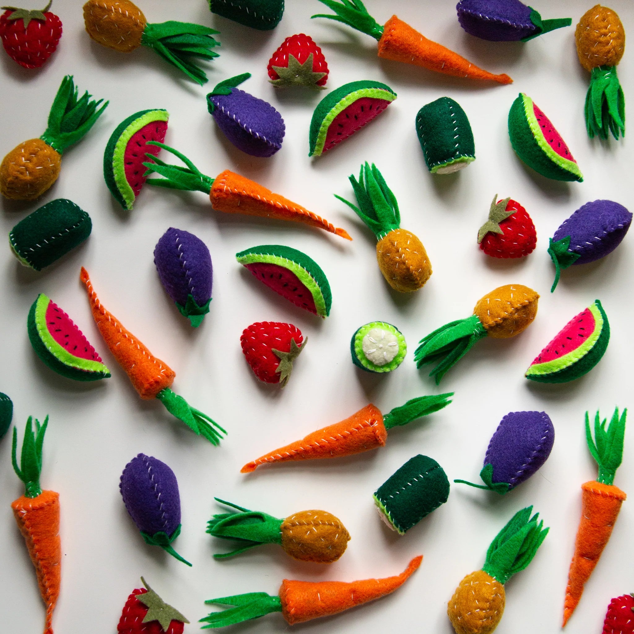 Juguetes de hierba gatera de frutas y verduras 